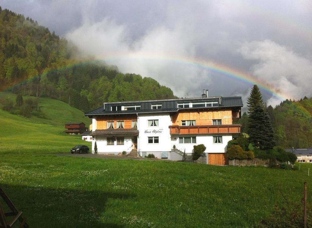 Отель Haus Alpina Au (Vorarlberg) Экстерьер фото
